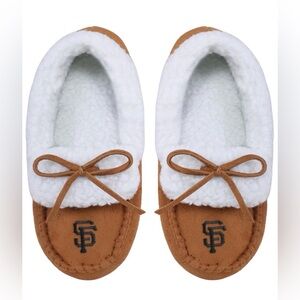 Brand new FOCO San Francisco Giants Moccasin Slippers size 5/6